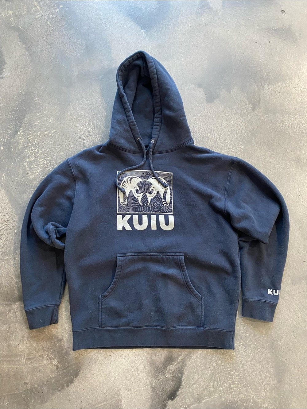 KUIU Dark Navy Graphic Pullover Hoodie Sz L Men’s 
(May A-4)
